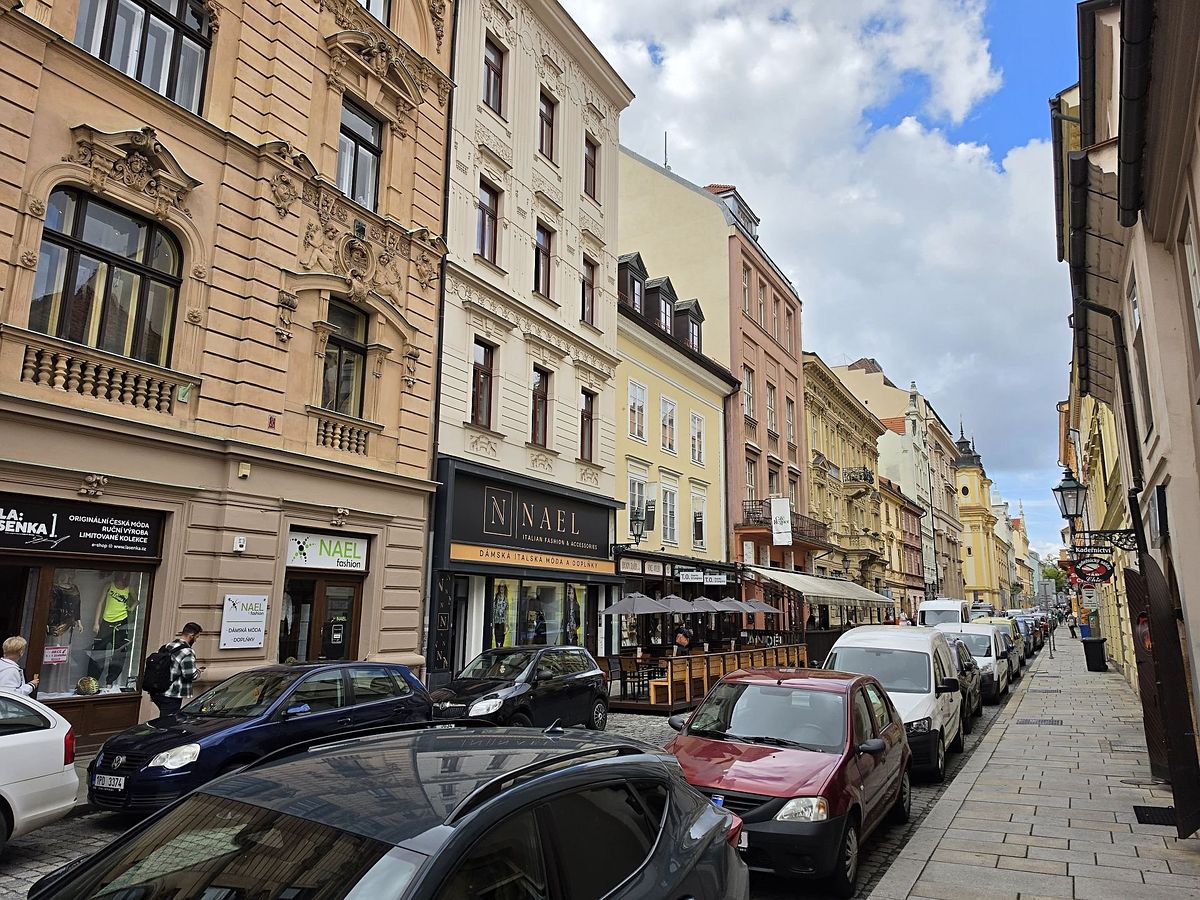 Pronájem obchodního prostoru 35 m²