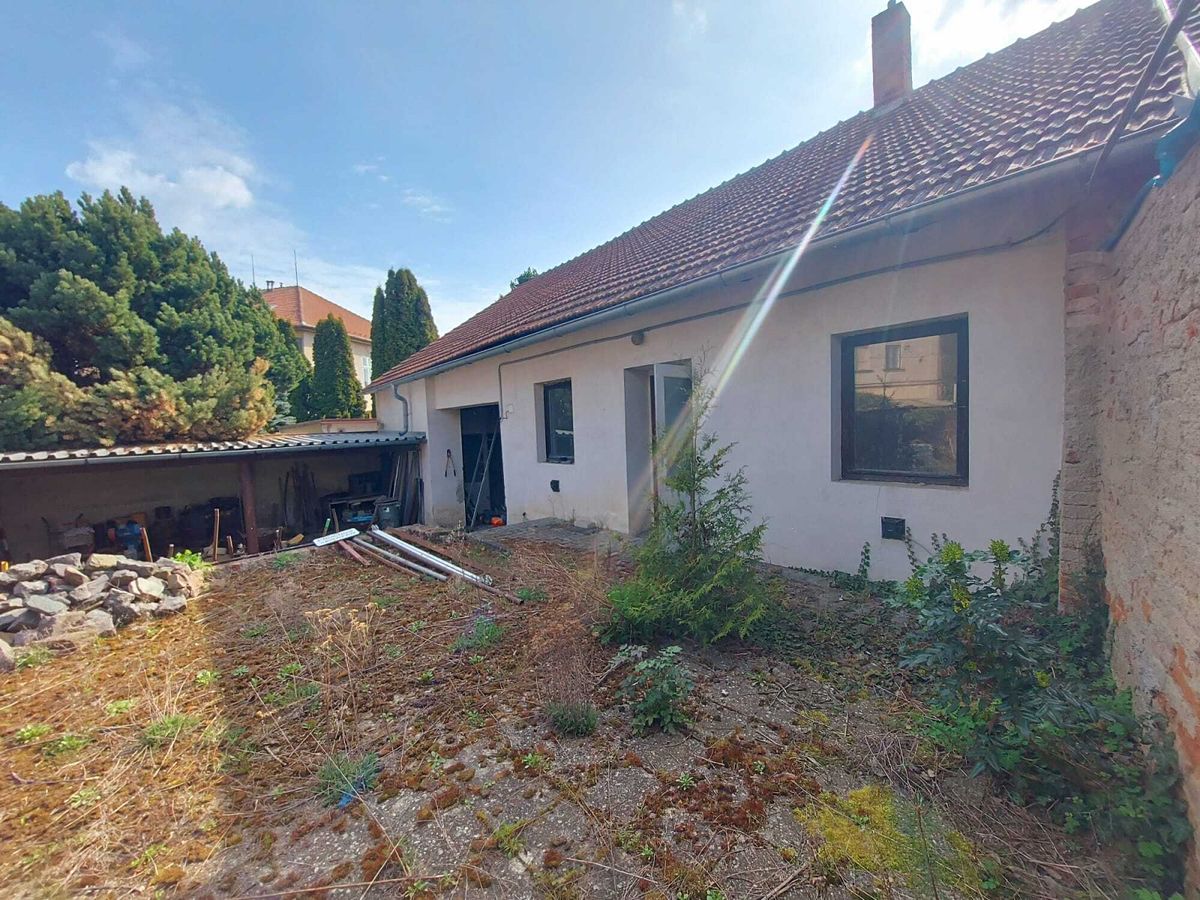 Prodej rodinného domu 311 m², pozemek 793 m²