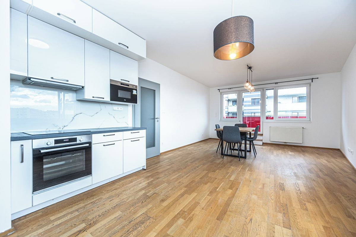 Pronájem bytu 3+kk 81 m² – fotografie 4