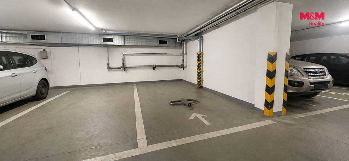 Pronájem garážového stání 13 m² – fotografie 2