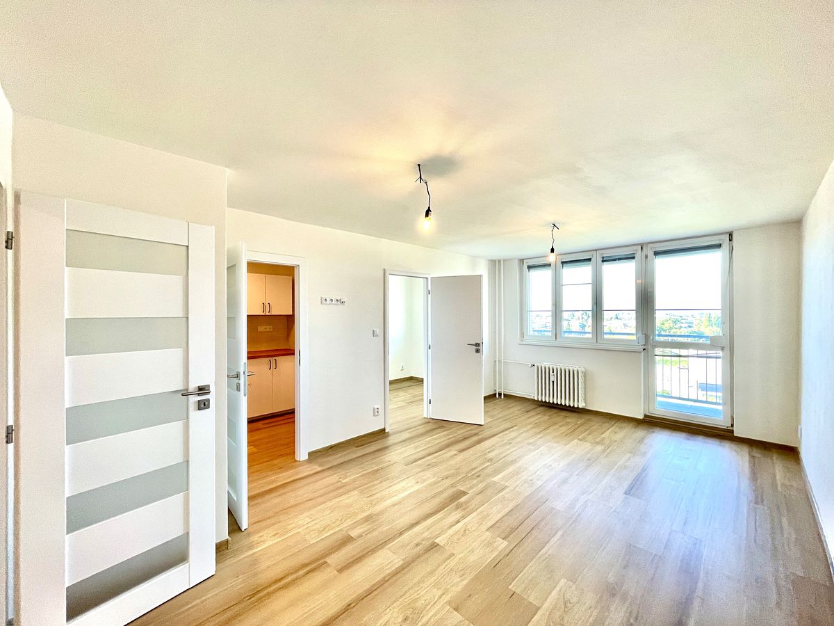 Pronájem bytu 2+1 49 m² – fotografie 4