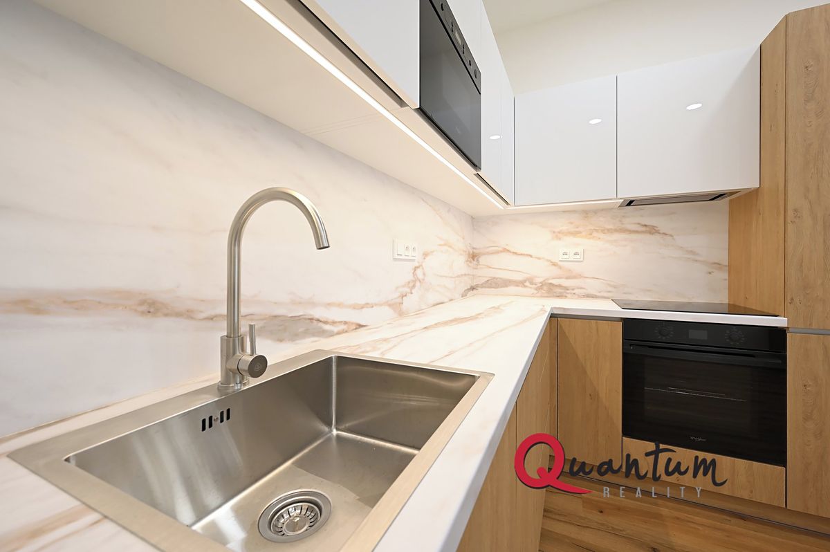 Pronájem bytu 2+kk 40 m² – fotografie 4