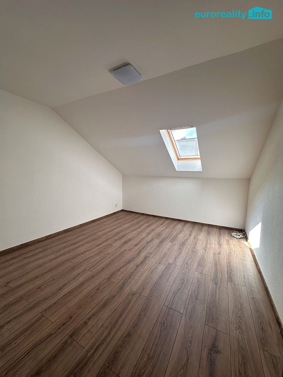 Pronájem bytu 1+1 40 m² – fotografie 2