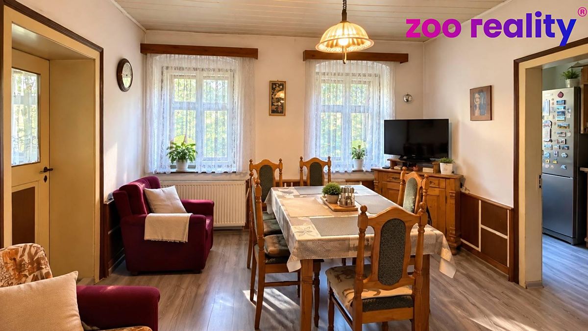 Prodej rodinného domu 340 m², pozemek 1054 m² – fotografie 4