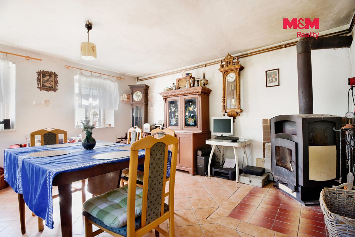 Prodej rodinného domu 146 m², pozemek 746 m² – fotografie 3