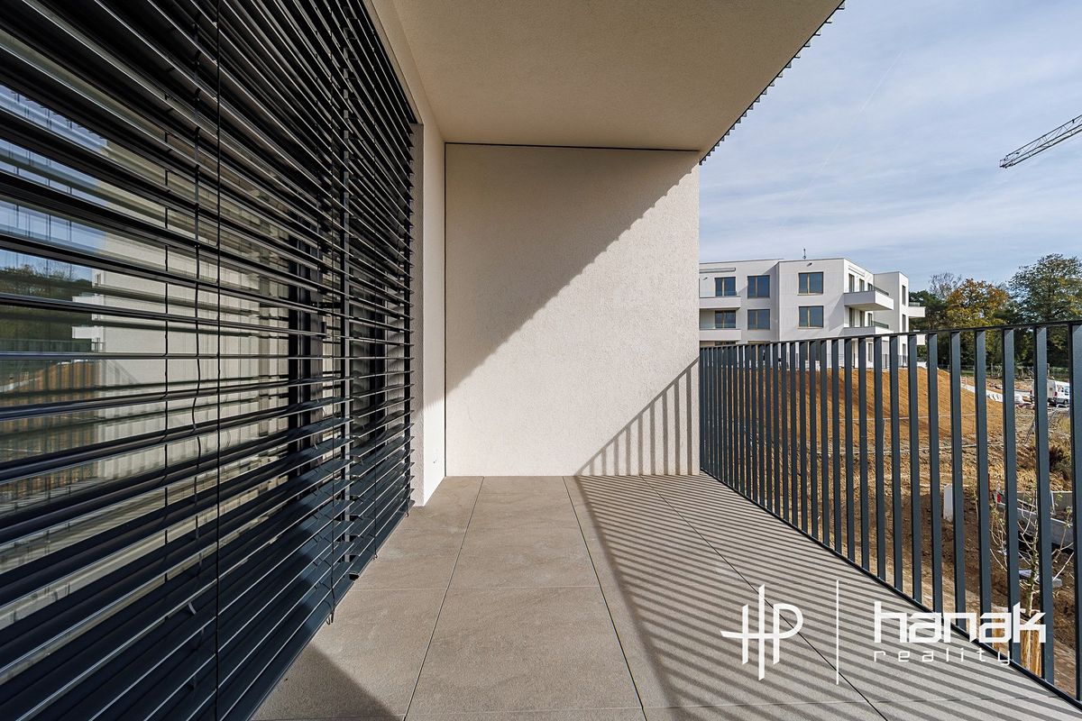 Pronájem bytu 2+kk 56 m² – fotografie 2
