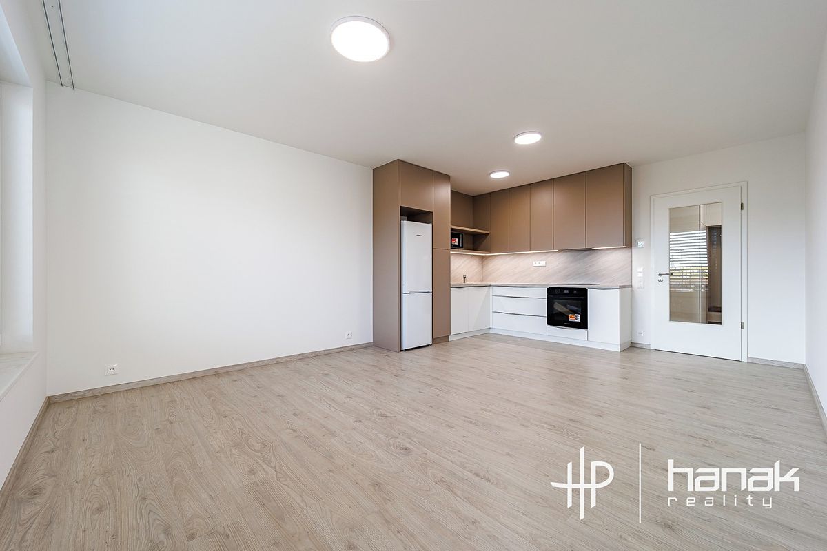 Pronájem bytu 2+kk 56 m² – fotografie 4