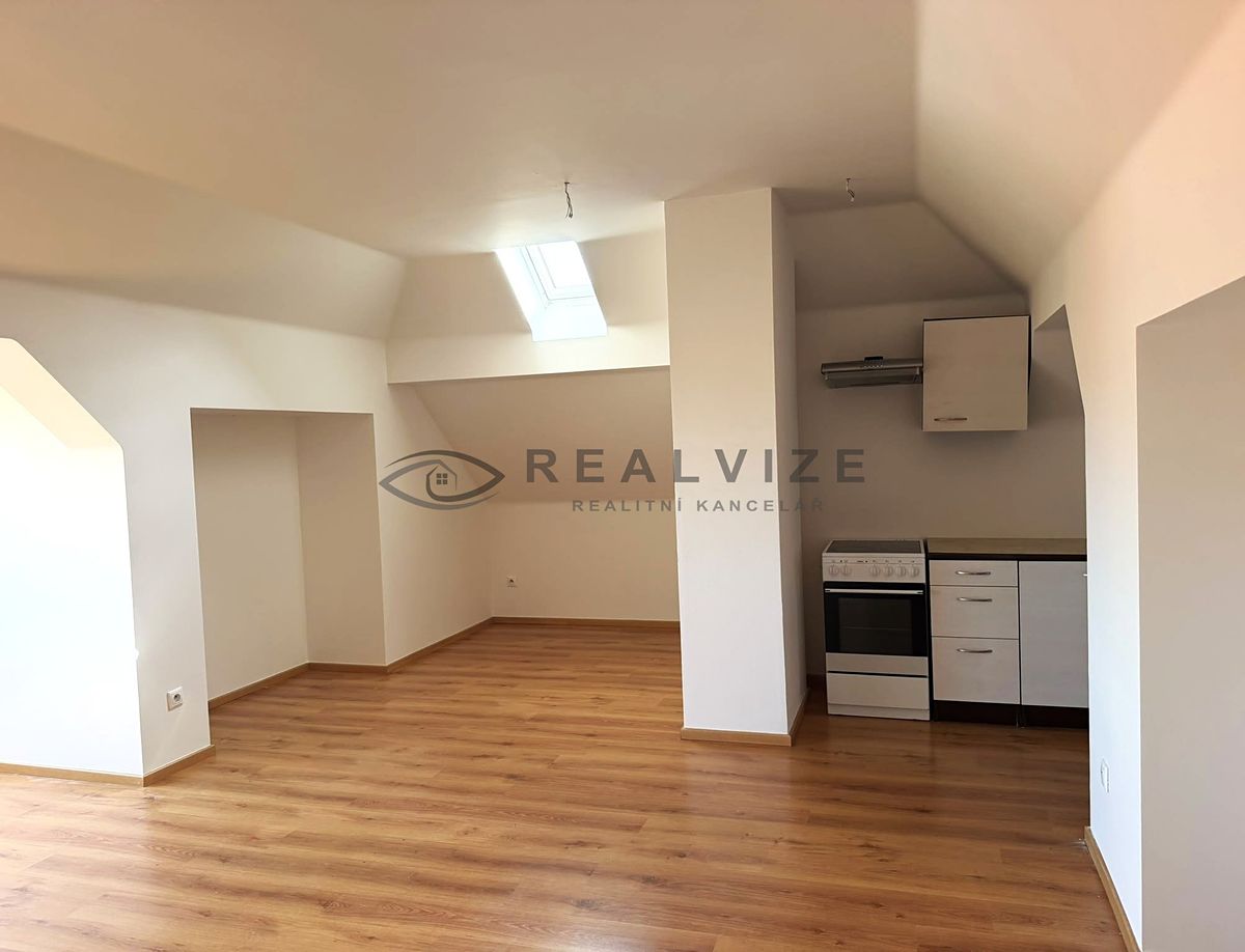 Pronájem bytu 1+kk 37 m² – fotografie 4