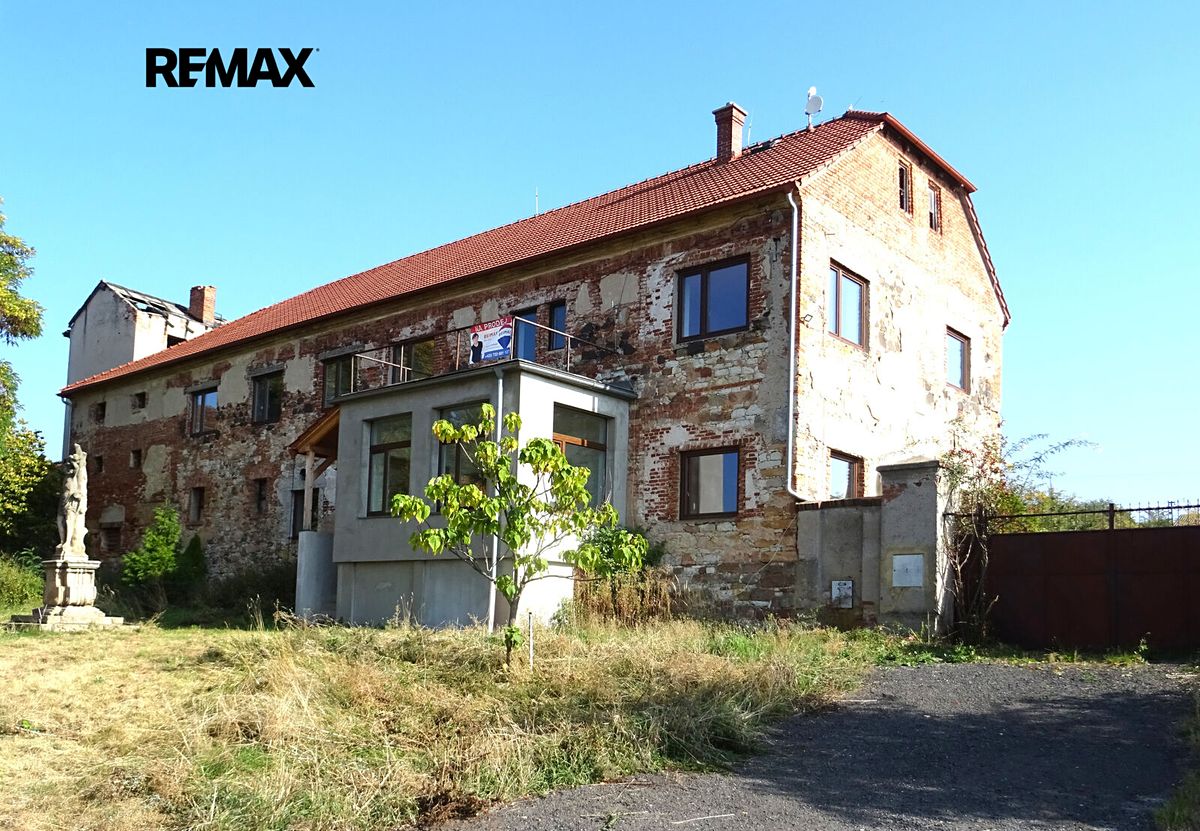 Prodej rodinného domu 767 m², pozemek 14442 m²