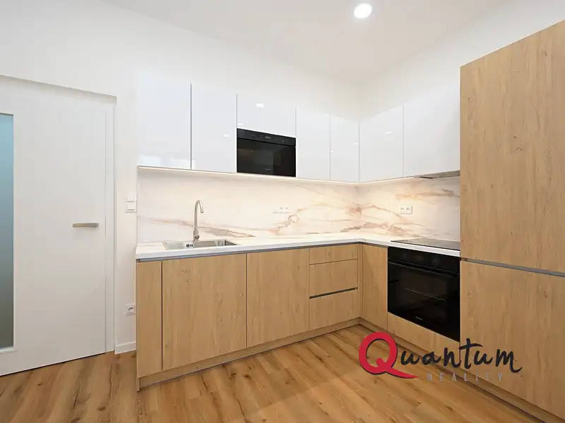 Pronájem bytu 2+kk 40 m², Praha – náhled fotky 1