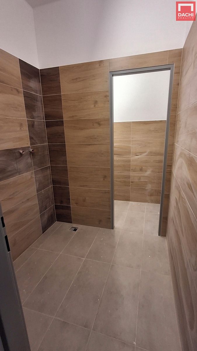 Pronájem komerční nemovitosti 85 m² – fotografie 3