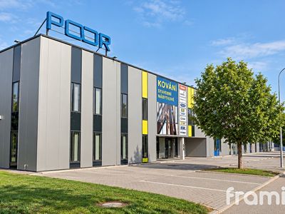Pronájem kanceláře 600 m²