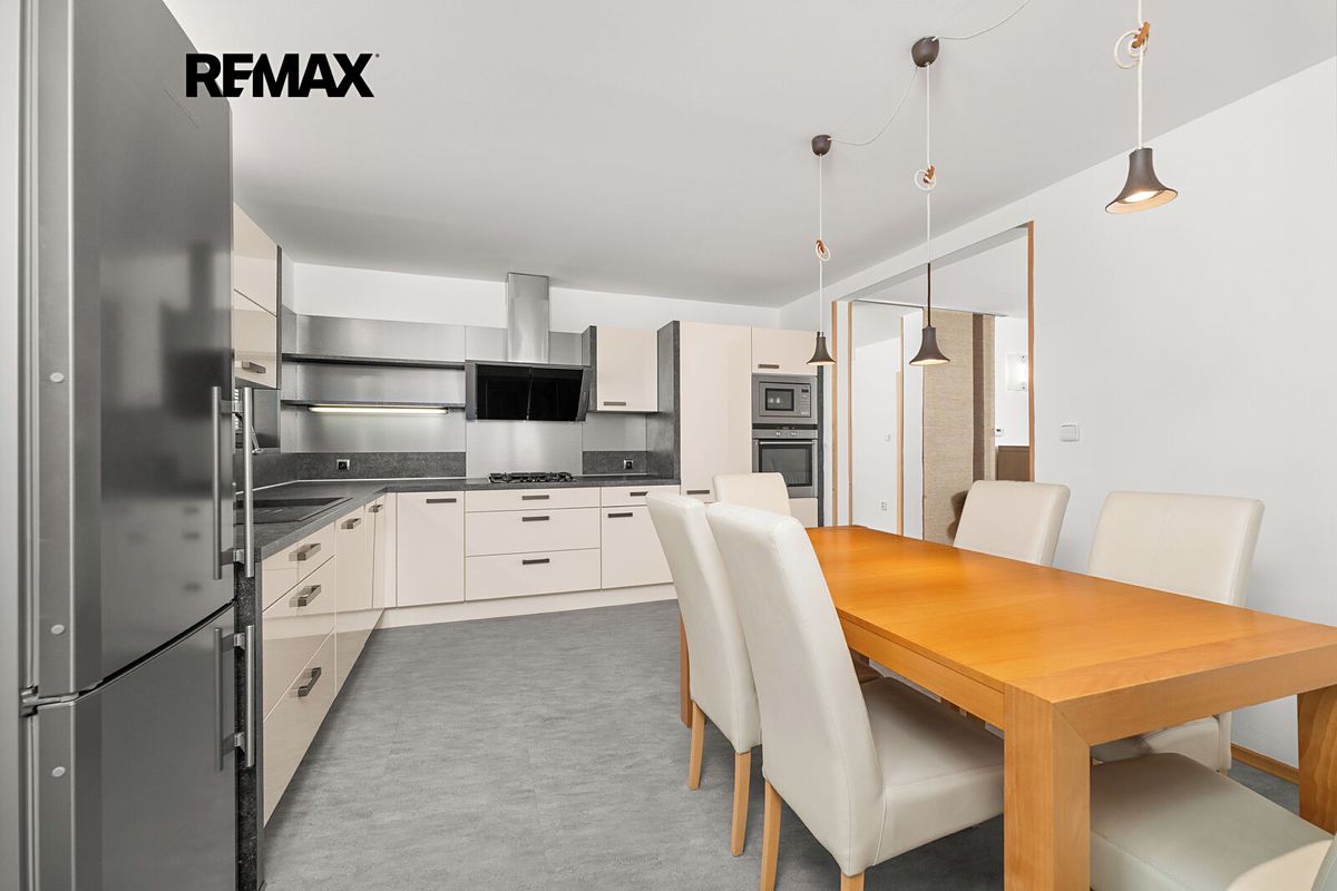 Prodej rodinného domu 191 m², pozemek 601 m² – fotografie 3