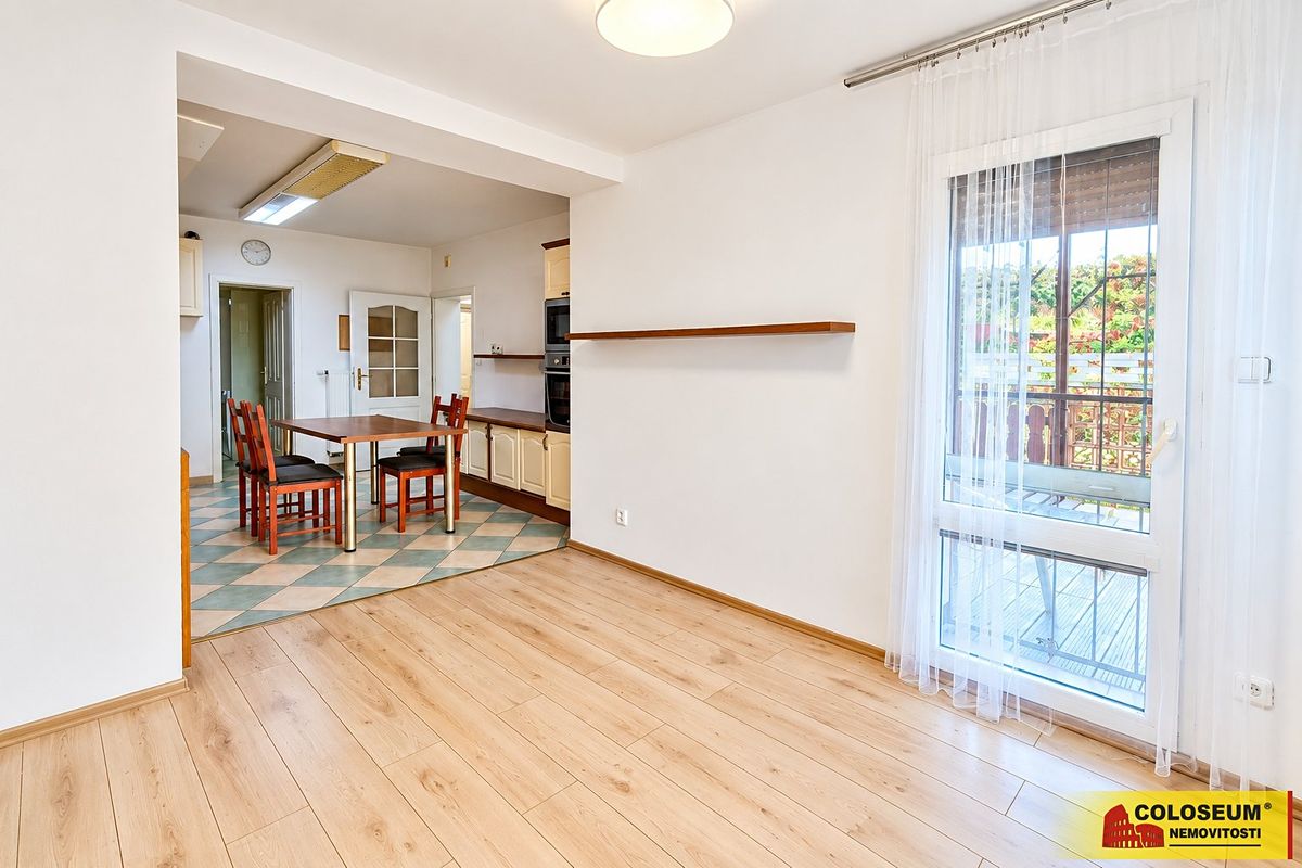 Pronájem rodinného domu 200 m², pozemek 514 m² – fotografie 4