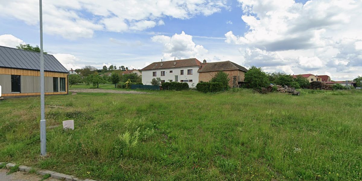 Prodej stavebního pozemku 986 m² – fotografie 3