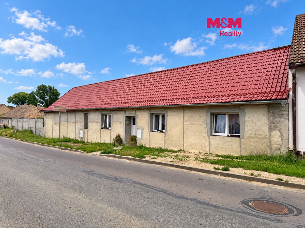 Prodej rodinného domu 165 m², pozemek 466 m², Božice – fotka 1 z 3