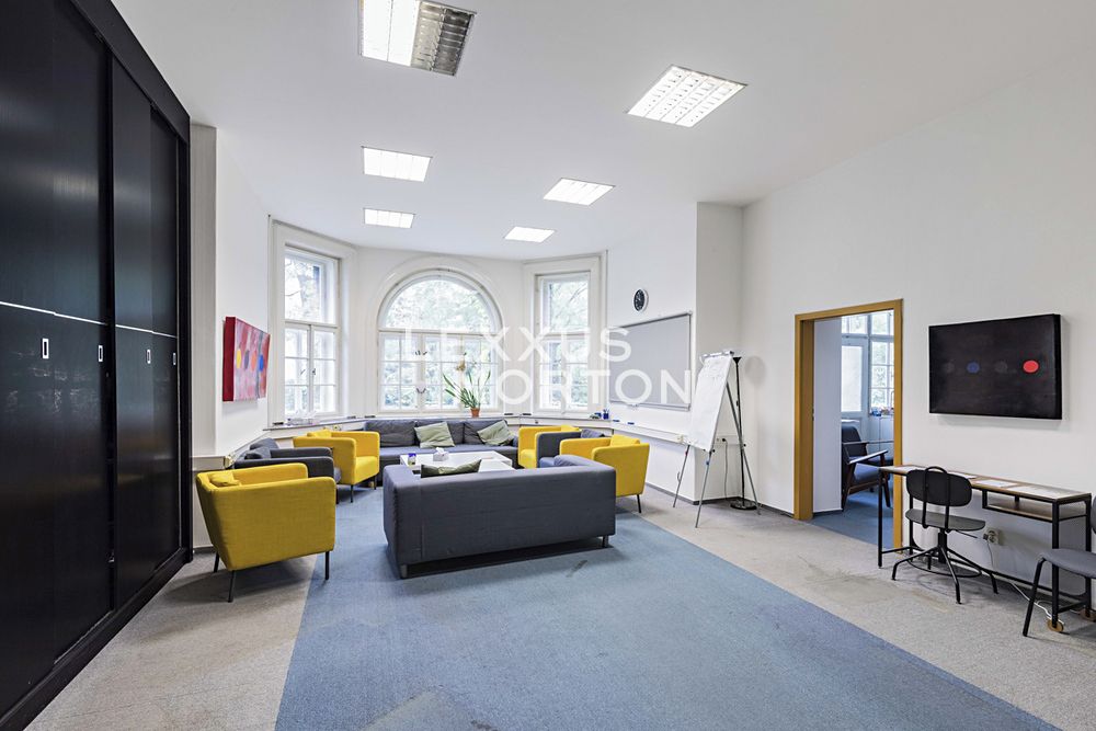 Prodej kanceláře 1408 m² – fotografie 3