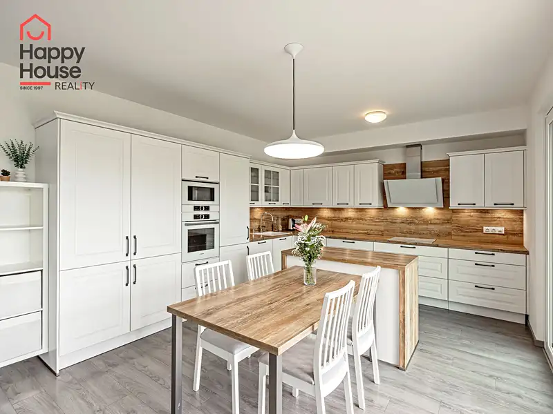 Pronájem rodinného domu 146 m², pozemek 244 m², Praha – náhled fotky 2