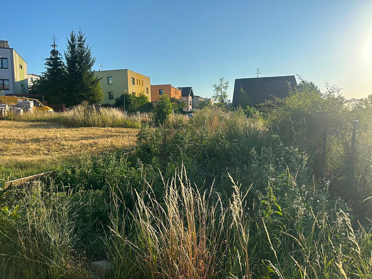 Prodej stavebního pozemku 687 m² – fotografie 2