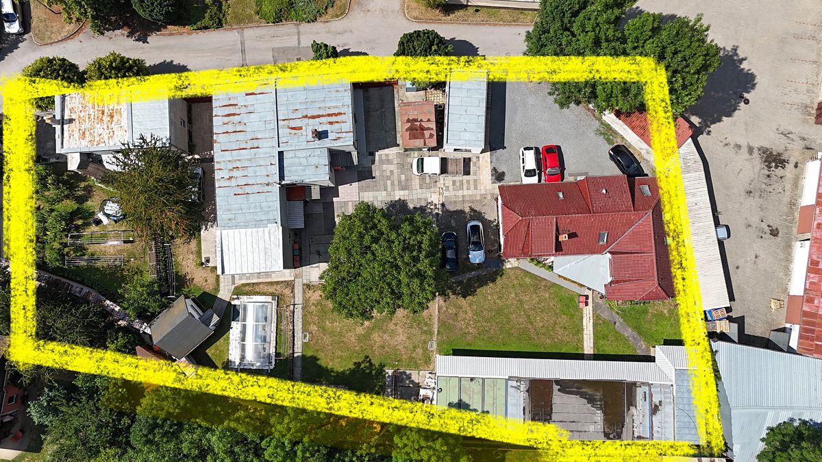 Prodej vícegeneračního domu 640 m², pozemek 2420 m², Nehvizdy – fotka 1 z 3