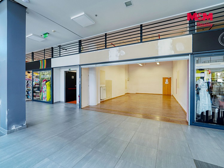 Pronájem komerčního prostoru, 42 m² (2 z 11)
