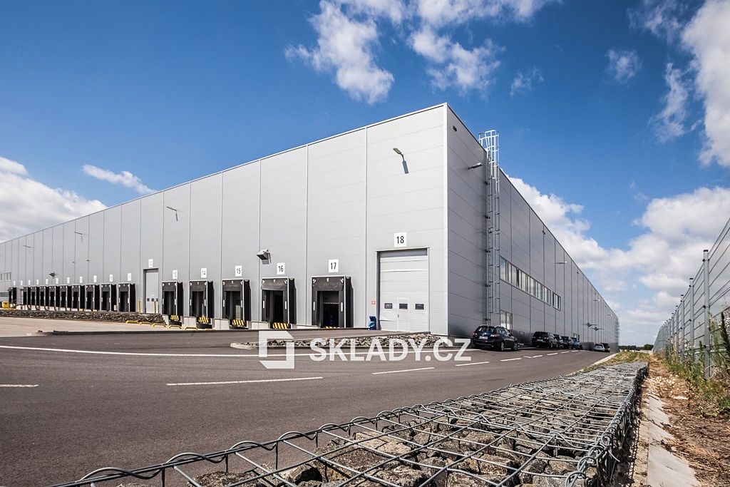 Pronájem skladového prostoru 2900 m²