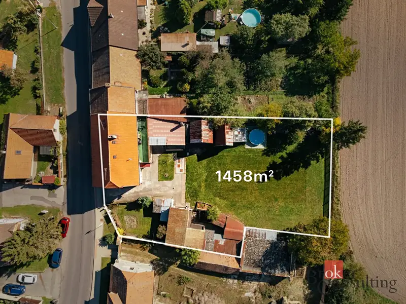 Prodej rodinného domu 220 m², pozemek 1458 m², Běrunice – náhled fotky 2