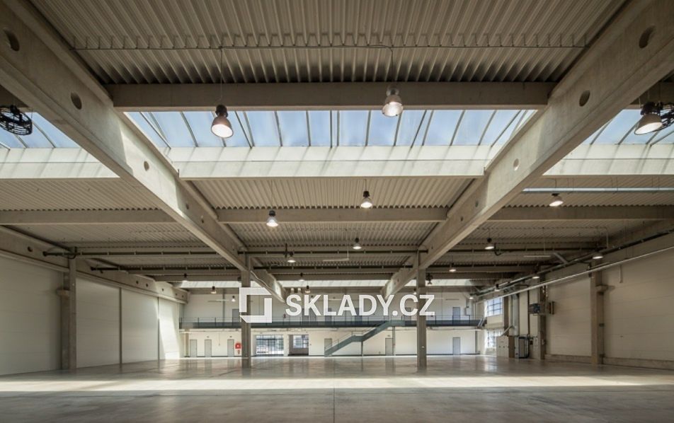 Pronájem skladového prostoru 1106 m² – fotografie 2