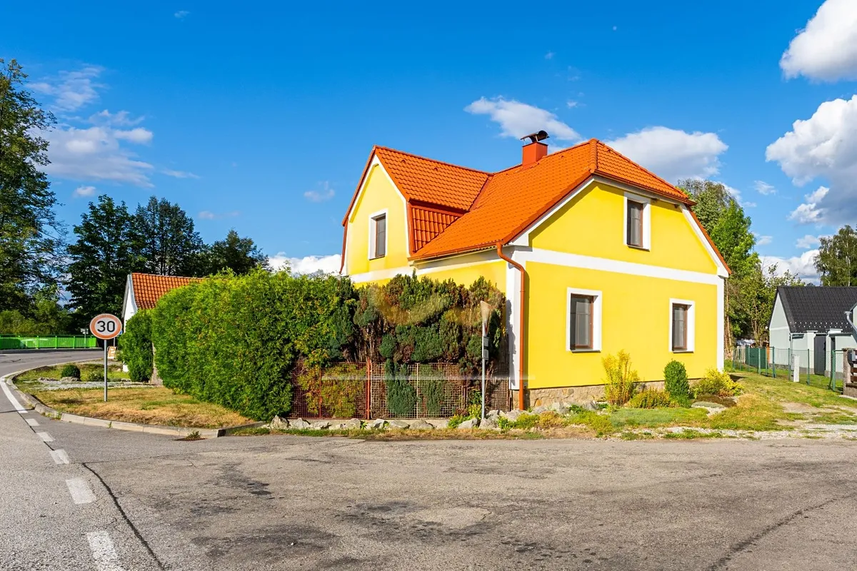 Prodej rodinného domu 128 m², pozemek 698 m²