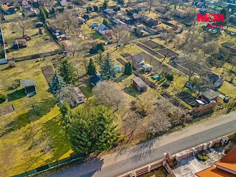 Prodej stavebního pozemku 1053 m², Louny – náhled fotky 3