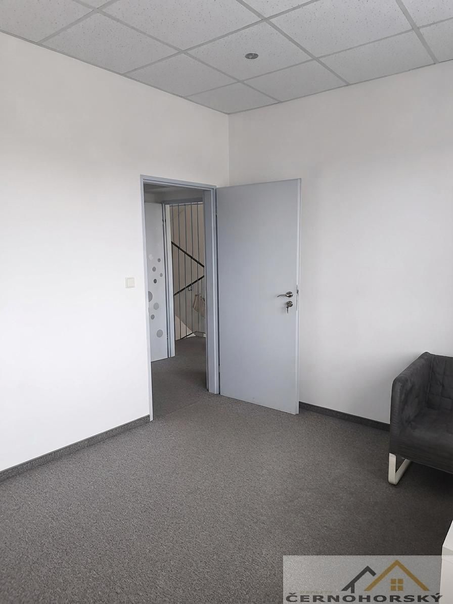 Pronájem kanceláře 21 m² – fotografie 2