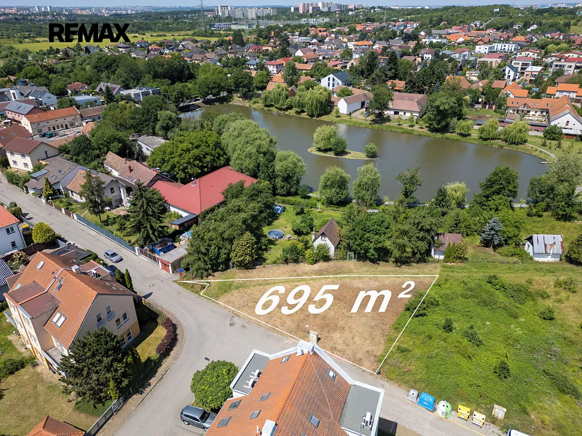Prodej stavebního pozemku 695 m²