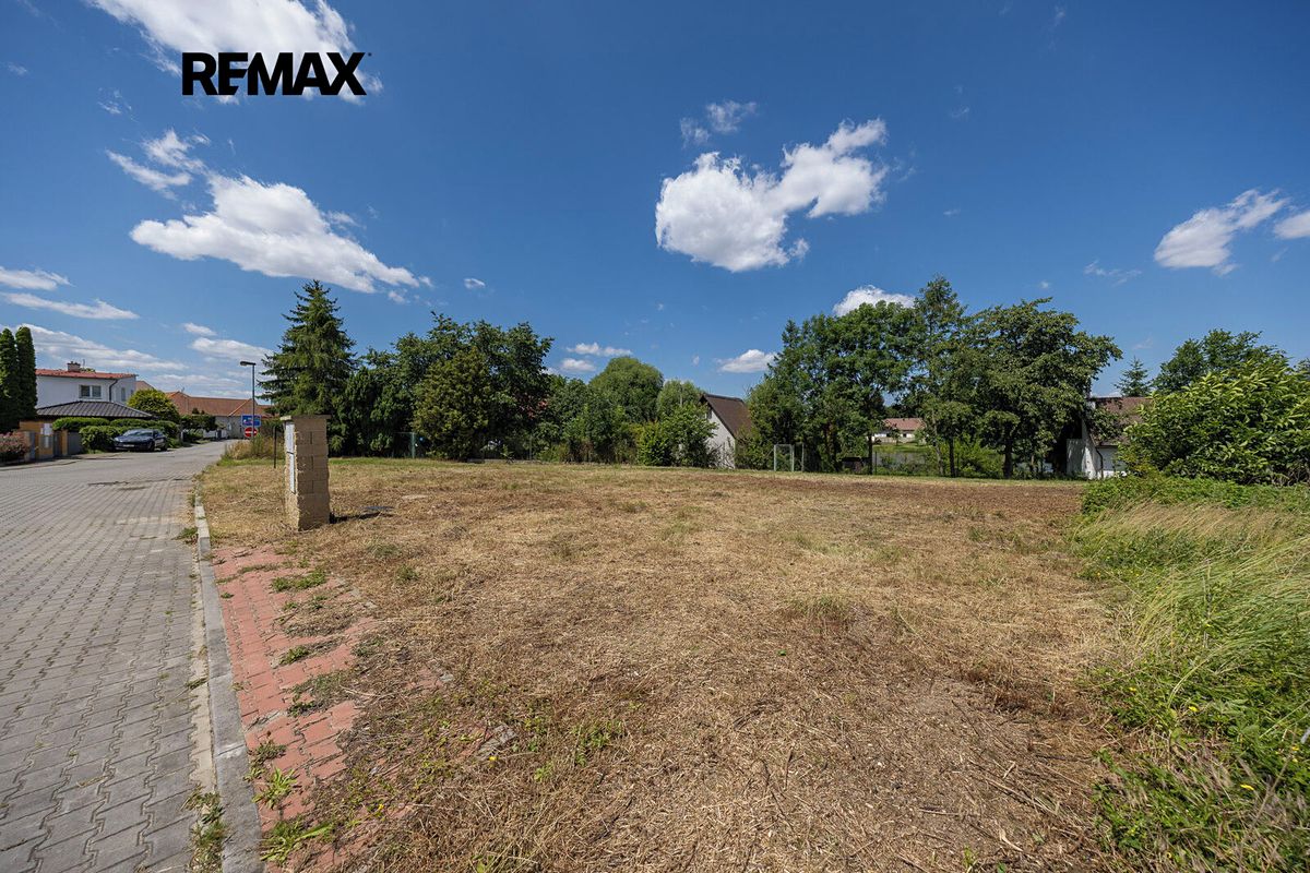 Prodej stavebního pozemku 695 m² – fotografie 5