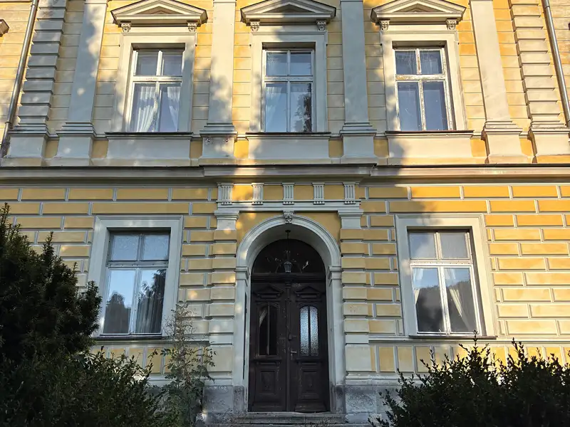 Prodej vily 580 m², pozemek 5568 m², Merboltice – náhled fotky 3