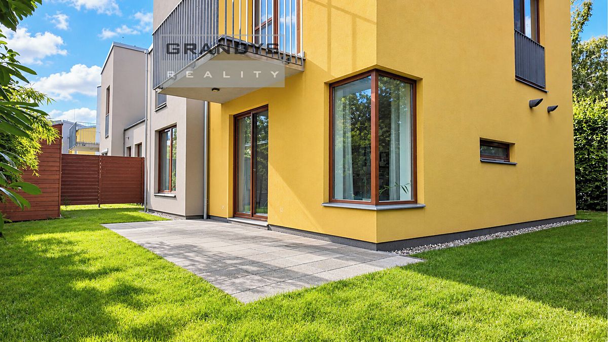 Prodej rodinného domu 144 m², pozemek 319 m² – fotografie 2