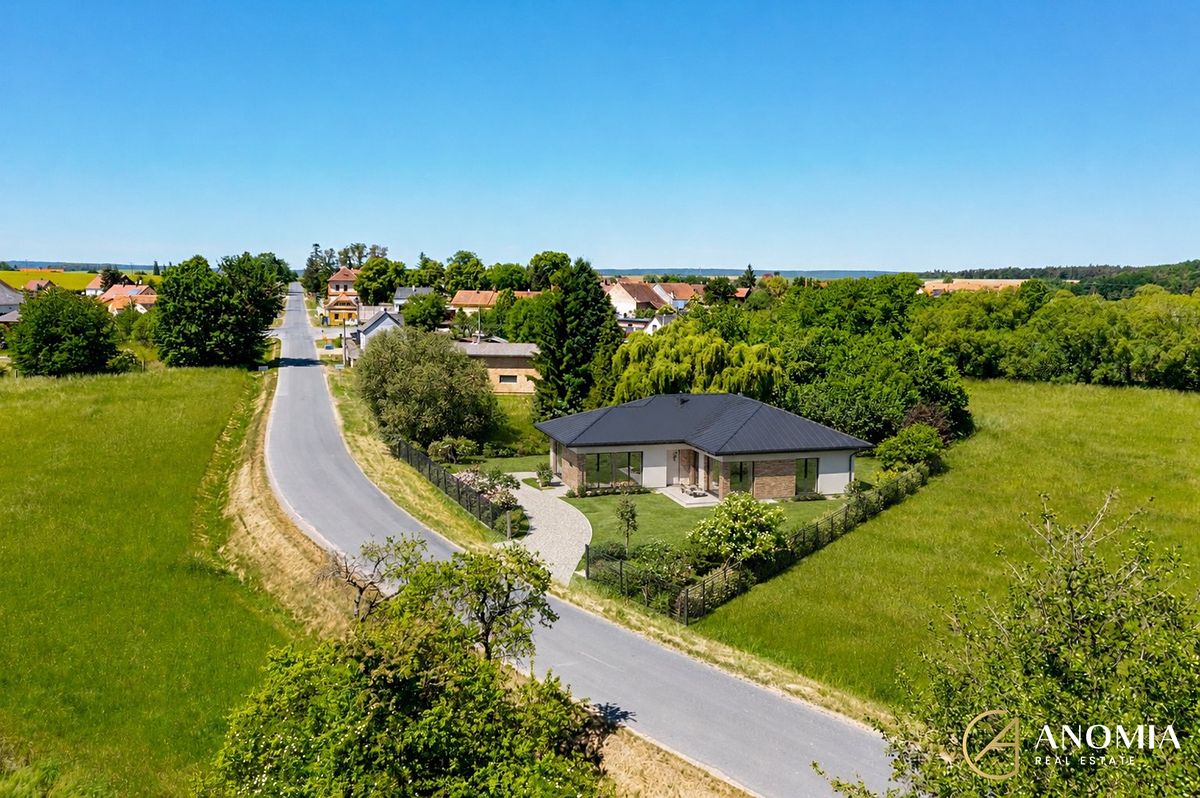Prodej stavebního pozemku 1000 m² – fotografie 2