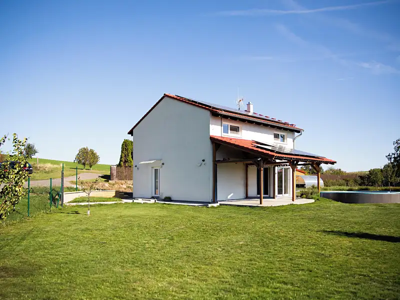Prodej rodinného domu 102 m², pozemek 2560 m², Postupice – náhled fotky 2