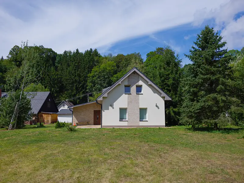 Prodej rodinného domu 216 m², pozemek 1354 m², Stará Paka – náhled fotky 2