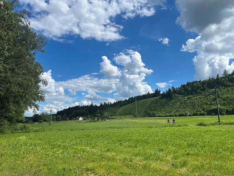 Prodej stavebního pozemku 2823 m², Hostinné – náhled fotky 3