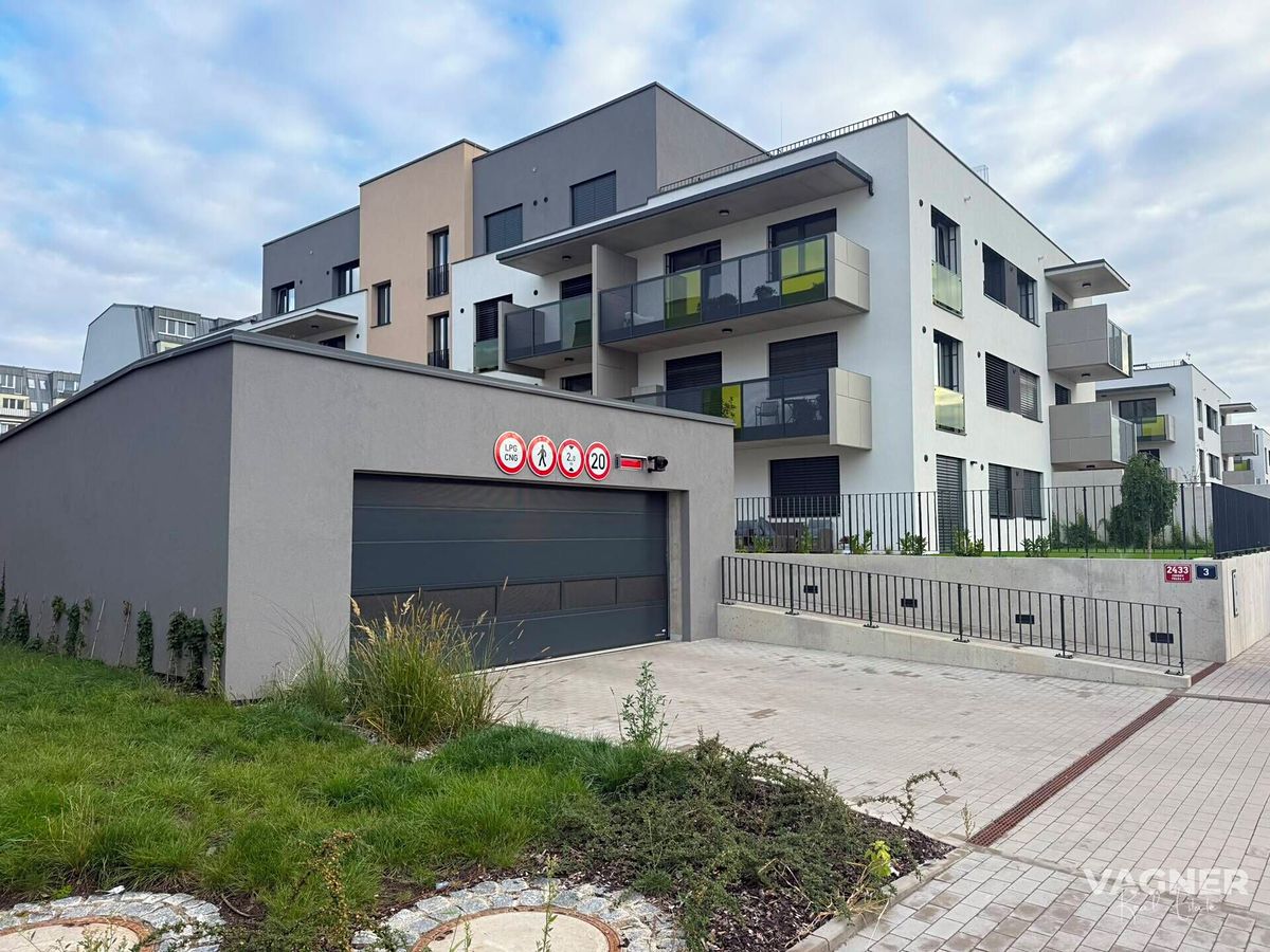 Prodej garážového stání 18 m² – fotografie 2