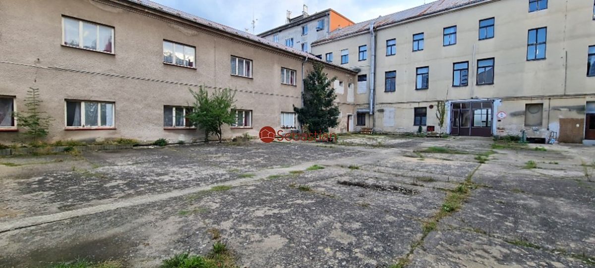 Pronájem garáže 12 m² – fotografie 4