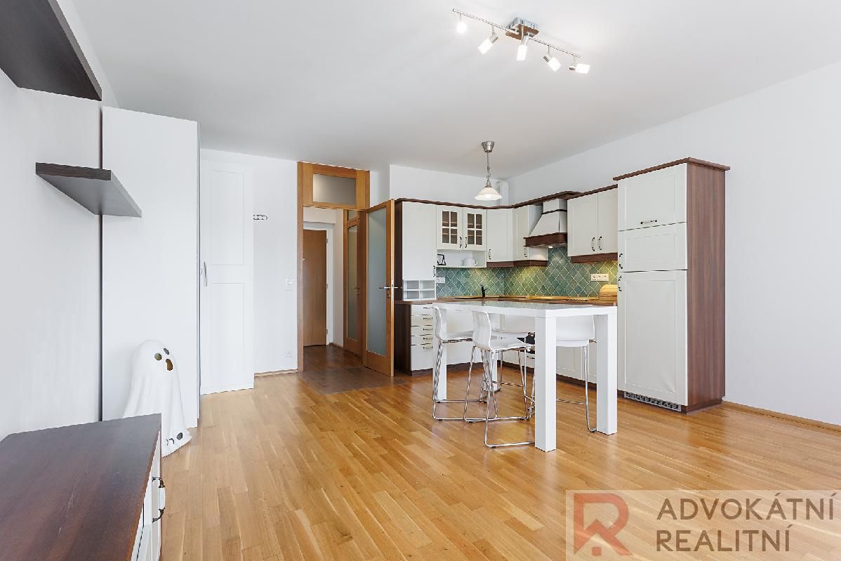 Pronájem bytu 1+kk 35 m² – fotografie 4