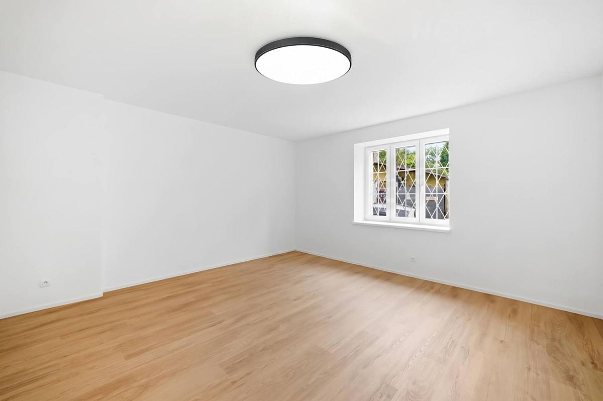 Prodej kanceláře 33 m² – fotografie 2
