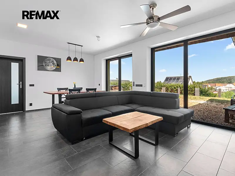 Prodej rodinného domu 176 m², pozemek 946 m², Radnice – náhled fotky 3