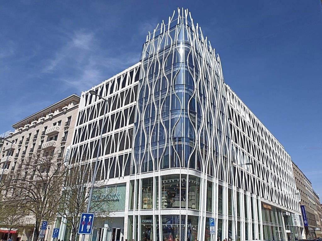 Pronájem kanceláře 481 m²