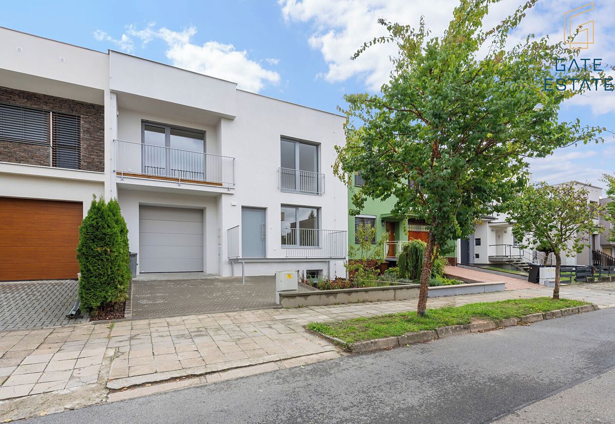 Prodej rodinného domu 217 m², pozemek 270 m²