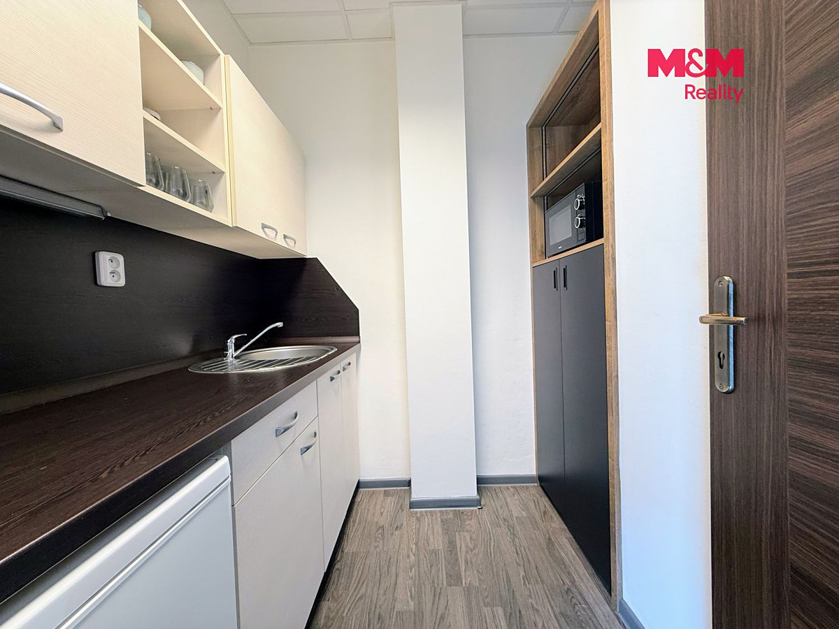 Pronájem kanceláře 94 m² – fotografie 3