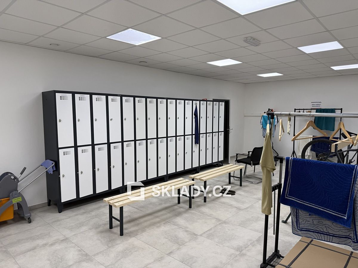Pronájem kanceláře 640 m² – fotografie 3