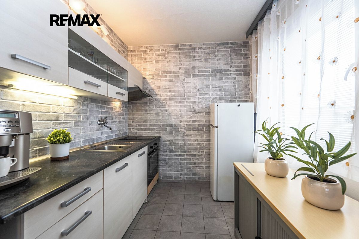 Prodej bytu 2+kk 41 m², Praha – fotka 1 z 3