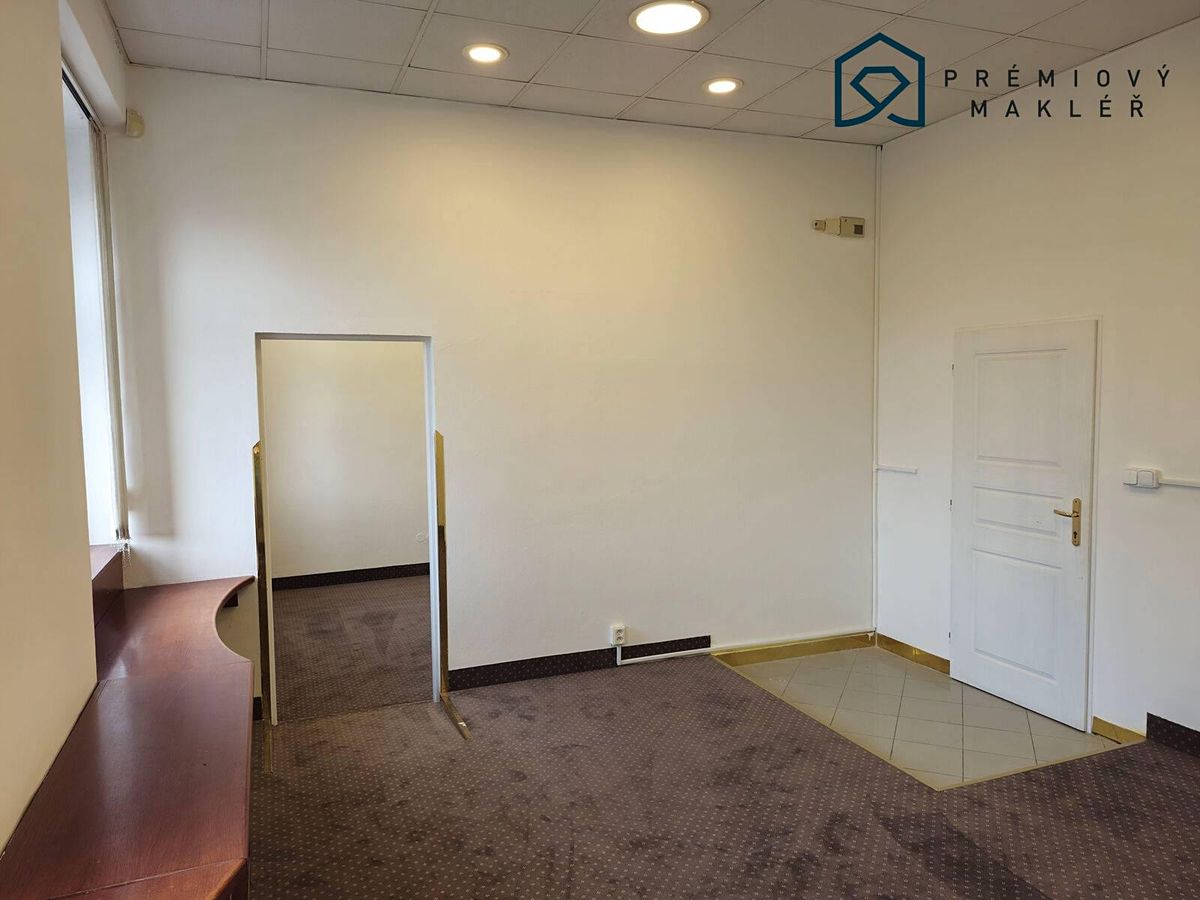 Pronájem kanceláře 33 m² – fotografie 3